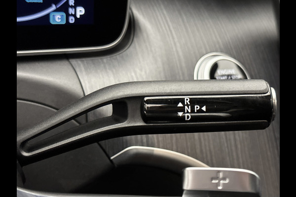 Mercedes-Benz C-Klasse 200 Launch Edition AMG Line | Multispaaks lichtmetalen velgen | Panoramadak | Navigatie | Parking support met camera achter | Inclusief 24 maanden MB Certified garantie voor Europa.