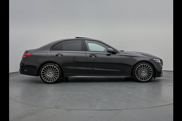 Mercedes-Benz C-Klasse 200 Launch Edition AMG Line | Multispaaks lichtmetalen velgen | Panoramadak | Navigatie | Parking support met camera achter | Inclusief 24 maanden MB Certified garantie voor Europa.