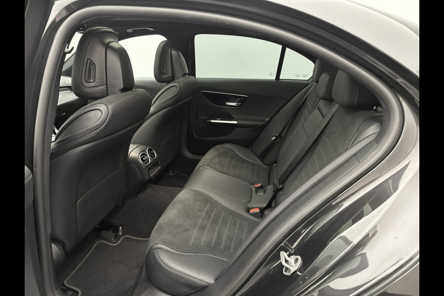Mercedes-Benz C-Klasse 200 Launch Edition AMG Line | Multispaaks lichtmetalen velgen | Panoramadak | Navigatie | Parking support met camera achter | Inclusief 24 maanden MB Certified garantie voor Europa.