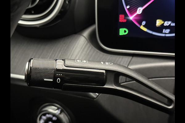 Mercedes-Benz C-Klasse 200 Launch Edition AMG Line | Multispaaks lichtmetalen velgen | Panoramadak | Navigatie | Parking support met camera achter | Inclusief 24 maanden MB Certified garantie voor Europa.