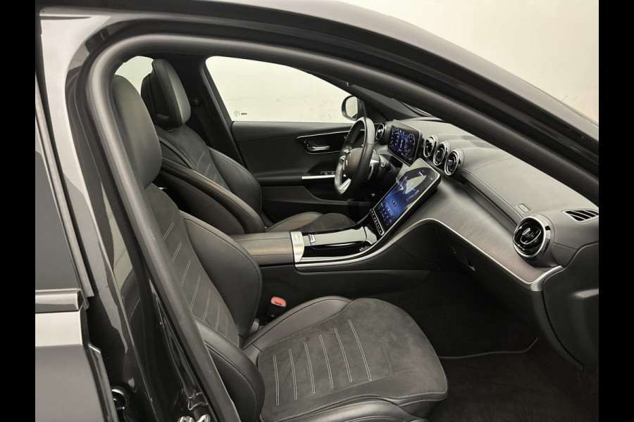 Mercedes-Benz C-Klasse 200 Launch Edition AMG Line | Multispaaks lichtmetalen velgen | Panoramadak | Navigatie | Parking support met camera achter | Inclusief 24 maanden MB Certified garantie voor Europa.