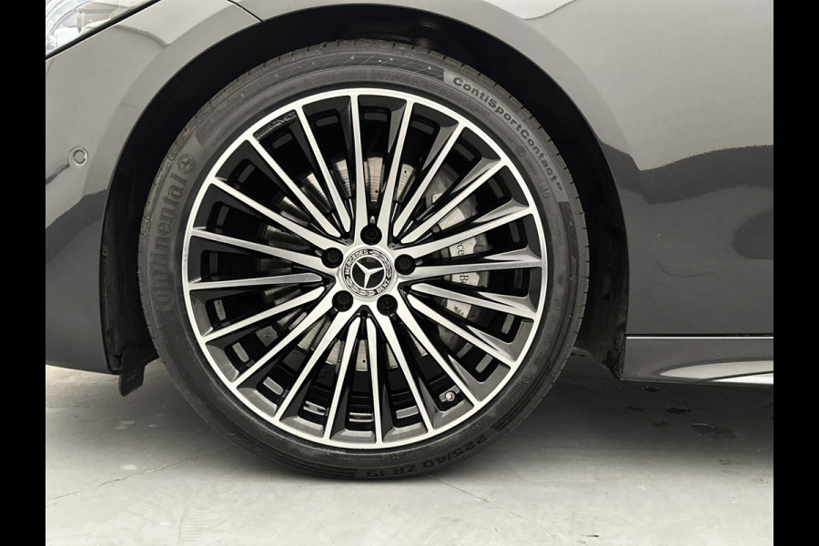 Mercedes-Benz C-Klasse 200 Launch Edition AMG Line | Multispaaks lichtmetalen velgen | Panoramadak | Navigatie | Parking support met camera achter | Inclusief 24 maanden MB Certified garantie voor Europa.