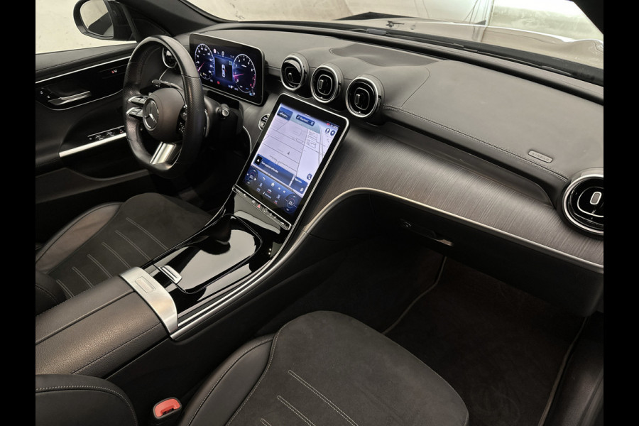 Mercedes-Benz C-Klasse 200 Launch Edition AMG Line | Multispaaks lichtmetalen velgen | Panoramadak | Navigatie | Parking support met camera achter | Inclusief 24 maanden MB Certified garantie voor Europa.