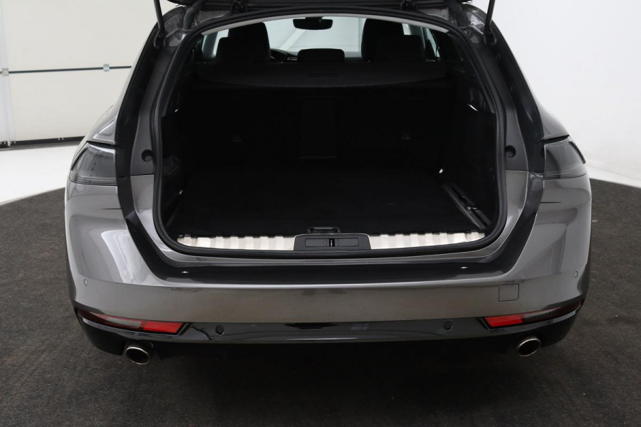 Peugeot 508 1.6 HYbrid Allure | Stoelverwarming | Trekhaak | Adaptive cruise | Half leder | Camera | Carplay | Navigatie | Climate control | PHEV