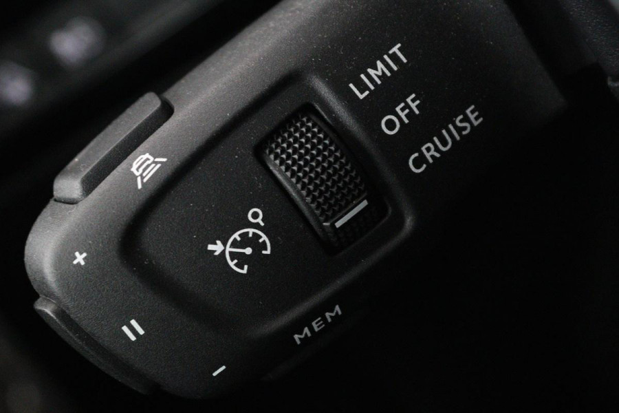 Peugeot 508 1.6 HYbrid Allure | Stoelverwarming | Trekhaak | Adaptive cruise | Half leder | Camera | Carplay | Navigatie | Climate control | PHEV