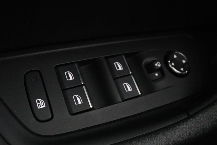 Peugeot 508 1.6 HYbrid Allure | Stoelverwarming | Trekhaak | Adaptive cruise | Half leder | Camera | Carplay | Navigatie | Climate control | PHEV