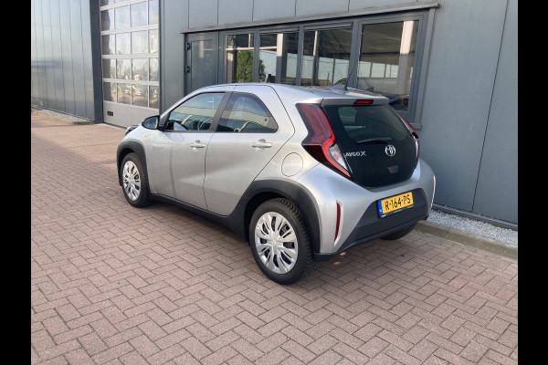 Toyota Aygo X 1.0 VVT-i Play 5-drs. CAMERA/CARPLAY/AIRCO/ADAPT.CRUISE