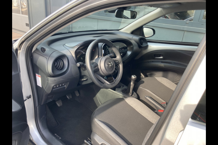 Toyota Aygo X 1.0 VVT-i Play 5-drs. CAMERA/CARPLAY/AIRCO/ADAPT.CRUISE
