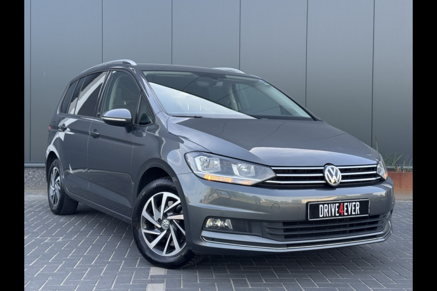 Volkswagen Touran 1.5 TSI Highline DSG TREKHAAK NAVI ACC ECC PDC LED APPLE CARPLAY