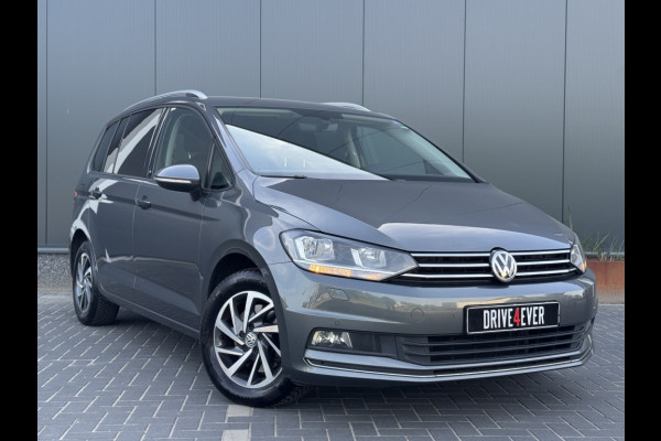 Volkswagen Touran 1.5 TSI Highline DSG TREKHAAK NAVI ACC ECC PDC LED APPLE CARPLAY