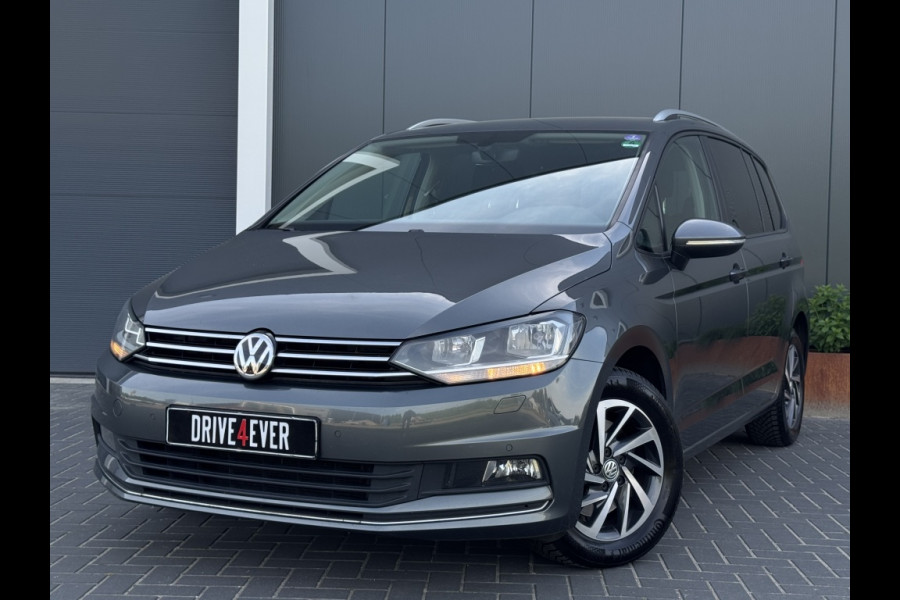 Volkswagen Touran 1.5 TSI Highline DSG TREKHAAK NAVI ACC ECC PDC LED APPLE CARPLAY