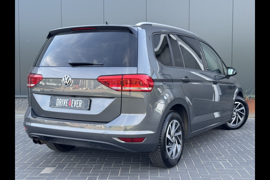 Volkswagen Touran 1.5 TSI Highline DSG TREKHAAK NAVI ACC ECC PDC LED APPLE CARPLAY