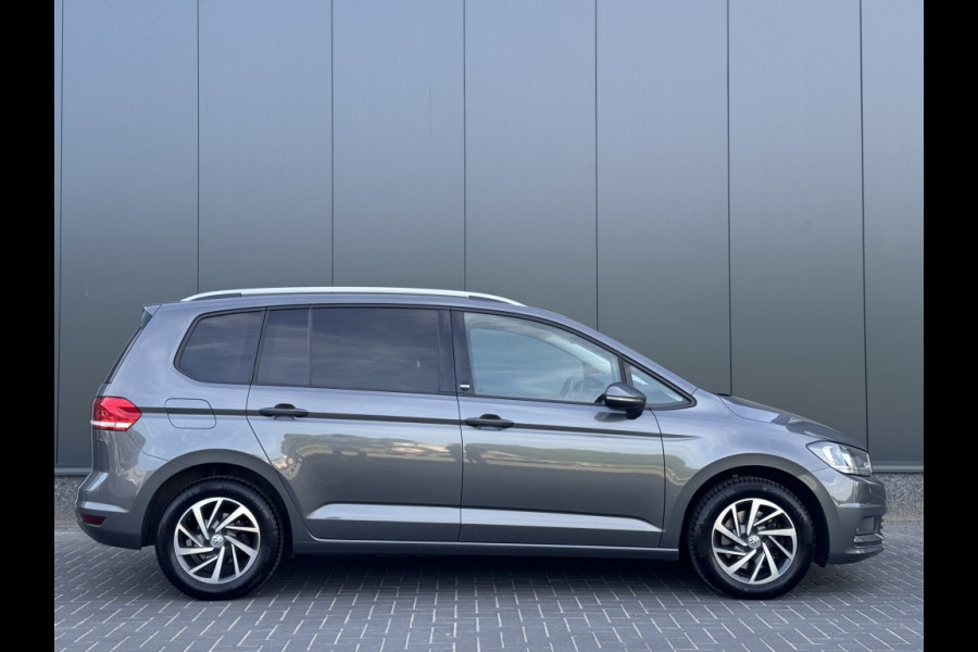 Volkswagen Touran 1.5 TSI Highline DSG TREKHAAK NAVI ACC ECC PDC LED APPLE CARPLAY