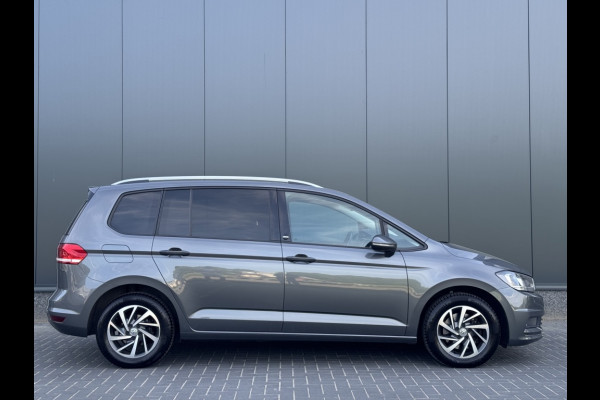 Volkswagen Touran 1.5 TSI Highline DSG TREKHAAK NAVI ACC ECC PDC LED APPLE CARPLAY