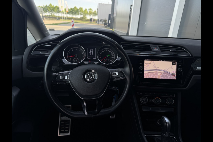 Volkswagen Touran 1.5 TSI Highline DSG TREKHAAK NAVI ACC ECC PDC LED APPLE CARPLAY