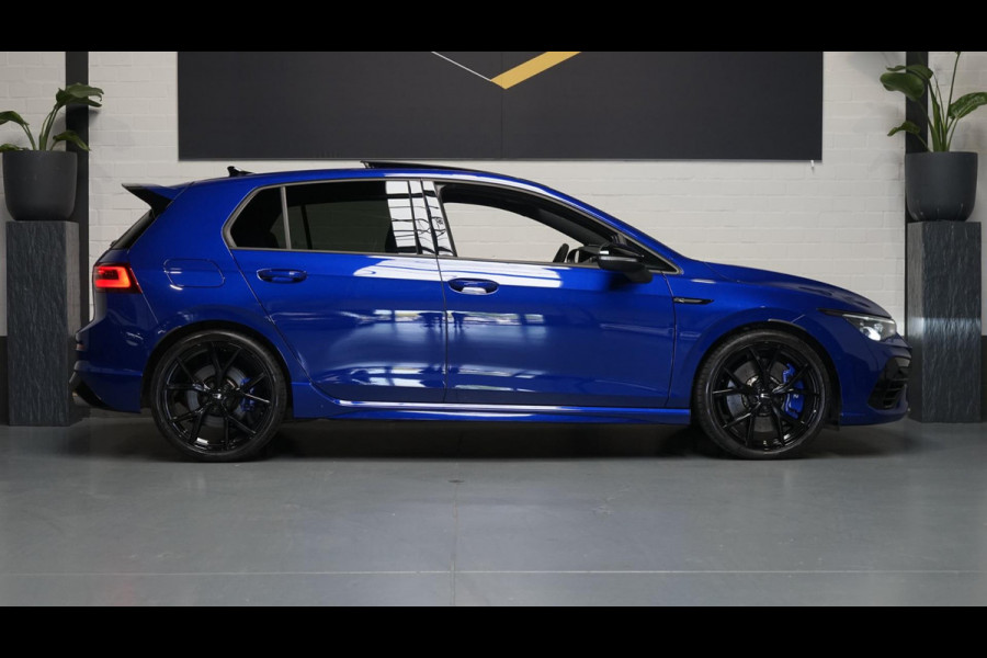 Volkswagen Golf VIII R 2.0 TSI 4M PERFORMANCE AKRAPOVIC-CAMERA-HARMAN KARDON-HUD-IQ LIGHT-KEYLESS-PANORAMA