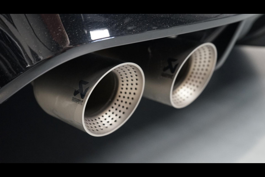 Volkswagen Golf VIII R 2.0 TSI 4M PERFORMANCE AKRAPOVIC-CAMERA-HARMAN KARDON-HUD-IQ LIGHT-KEYLESS-PANORAMA