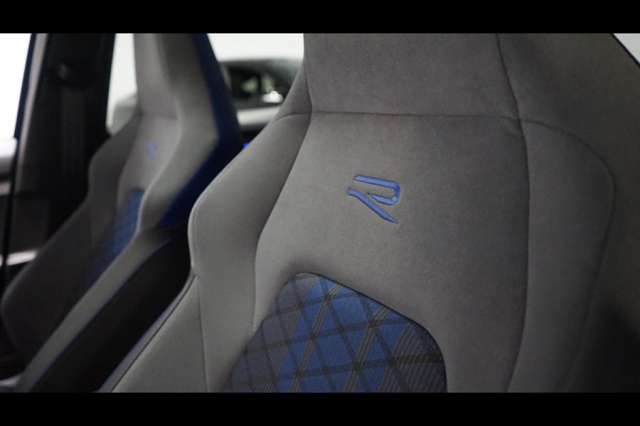 Volkswagen Golf VIII R 2.0 TSI 4M PERFORMANCE AKRAPOVIC-CAMERA-HARMAN KARDON-HUD-IQ LIGHT-KEYLESS-PANORAMA