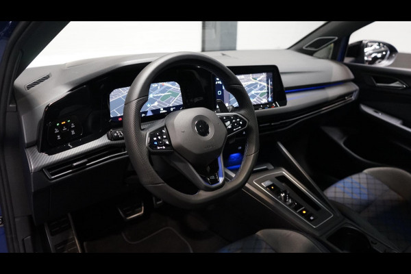 Volkswagen Golf VIII R 2.0 TSI 4M PERFORMANCE AKRAPOVIC-CAMERA-HARMAN KARDON-HUD-IQ LIGHT-KEYLESS-PANORAMA
