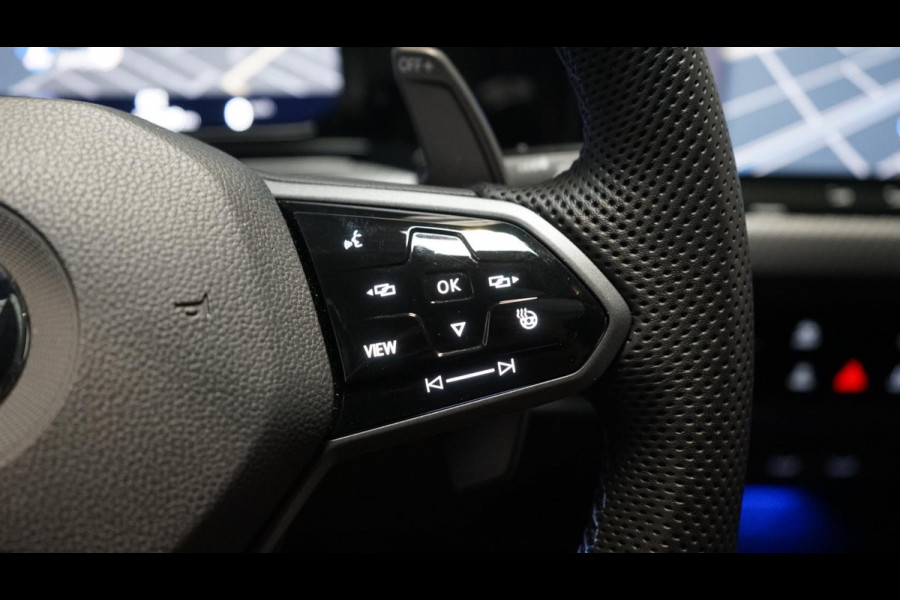 Volkswagen Golf VIII R 2.0 TSI 4M PERFORMANCE AKRAPOVIC-CAMERA-HARMAN KARDON-HUD-IQ LIGHT-KEYLESS-PANORAMA