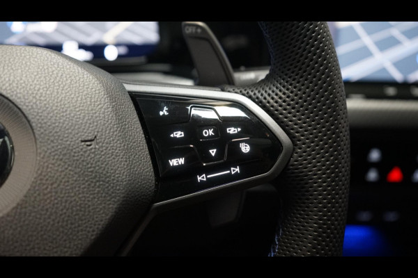 Volkswagen Golf VIII R 2.0 TSI 4M PERFORMANCE AKRAPOVIC-CAMERA-HARMAN KARDON-HUD-IQ LIGHT-KEYLESS-PANORAMA