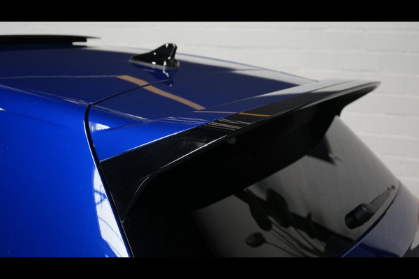 Volkswagen Golf VIII R 2.0 TSI 4M PERFORMANCE AKRAPOVIC-CAMERA-HARMAN KARDON-HUD-IQ LIGHT-KEYLESS-PANORAMA