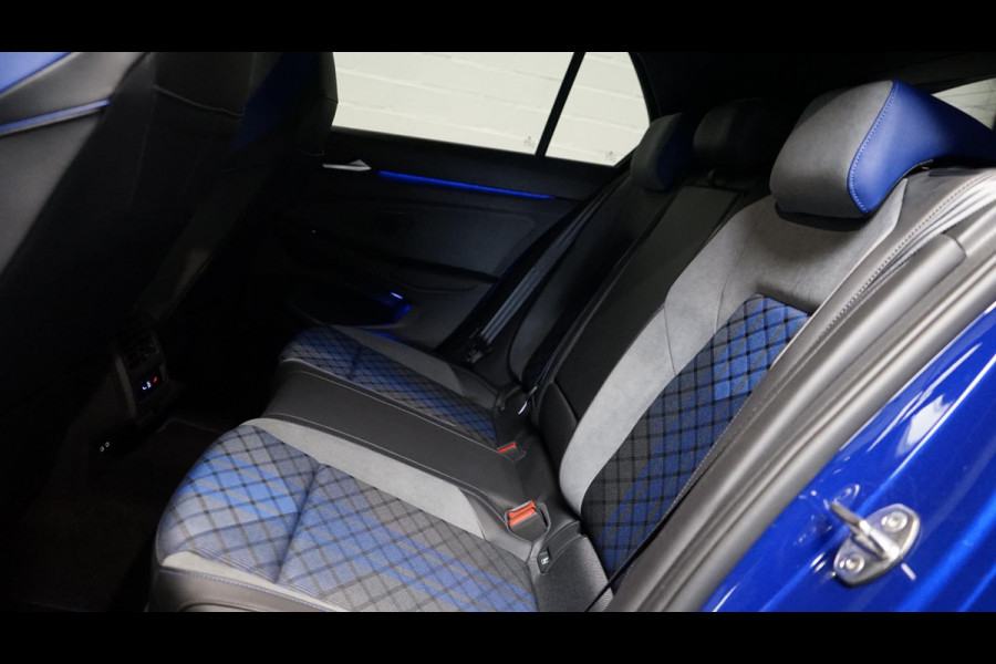 Volkswagen Golf VIII R 2.0 TSI 4M PERFORMANCE AKRAPOVIC-CAMERA-HARMAN KARDON-HUD-IQ LIGHT-KEYLESS-PANORAMA