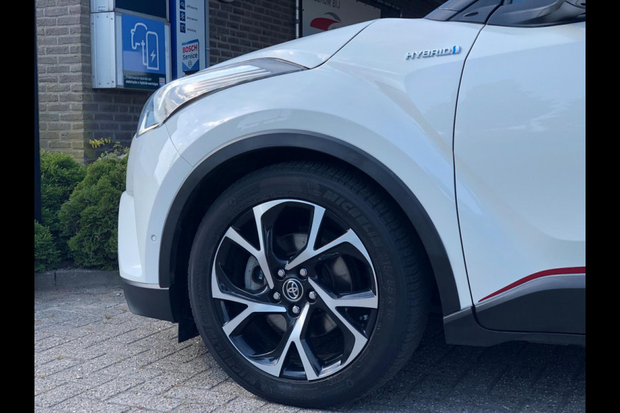 Toyota C-HR 1.8 Hybrid Bi-Tone Plus | Navi, Camera, Stoel+Stuurverw., Climate, Cruise, Trekhaak afn. | Parelmoer | NAP |
