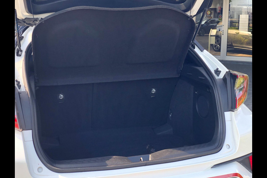 Toyota C-HR 1.8 Hybrid Bi-Tone Plus | Navi, Camera, Stoel+Stuurverw., Climate, Cruise, Trekhaak afn. | Parelmoer | NAP |