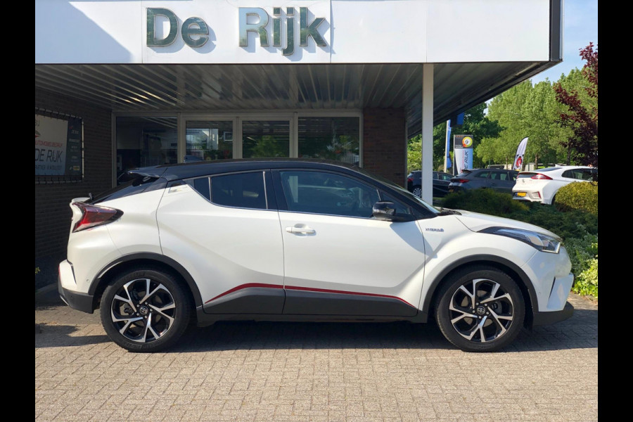 Toyota C-HR 1.8 Hybrid Bi-Tone Plus | Navi, Camera, Stoel+Stuurverw., Climate, Cruise, Trekhaak afn. | Parelmoer | NAP |