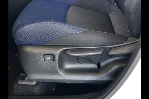 Toyota C-HR 1.8 Hybrid Bi-Tone Plus | Navi, Camera, Stoel+Stuurverw., Climate, Cruise, Trekhaak afn. | Parelmoer | NAP |