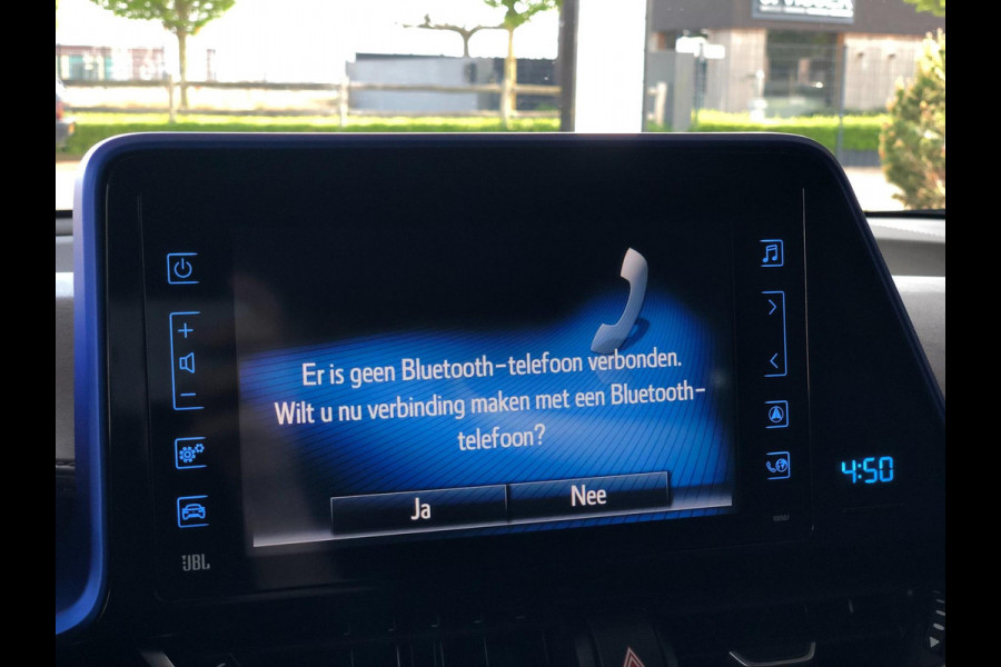Toyota C-HR 1.8 Hybrid Bi-Tone Plus | Navi, Camera, Stoel+Stuurverw., Climate, Cruise, Trekhaak afn. | Parelmoer | NAP |