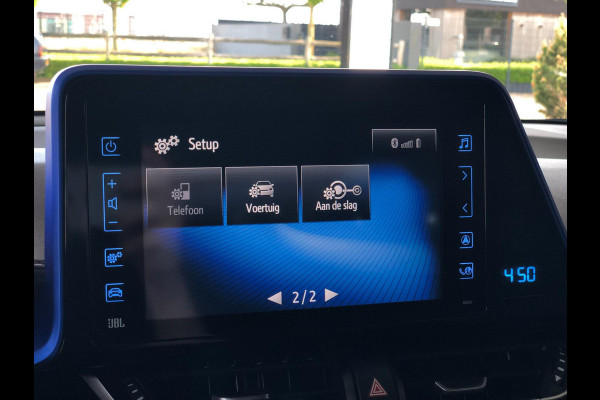Toyota C-HR 1.8 Hybrid Bi-Tone Plus | Navi, Camera, Stoel+Stuurverw., Climate, Cruise, Trekhaak afn. | Parelmoer | NAP |