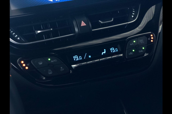 Toyota C-HR 1.8 Hybrid Bi-Tone Plus | Navi, Camera, Stoel+Stuurverw., Climate, Cruise, Trekhaak afn. | Parelmoer | NAP |