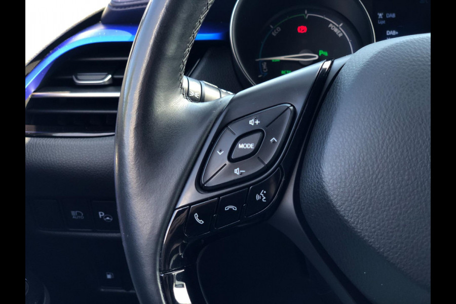 Toyota C-HR 1.8 Hybrid Bi-Tone Plus | Navi, Camera, Stoel+Stuurverw., Climate, Cruise, Trekhaak afn. | Parelmoer | NAP |