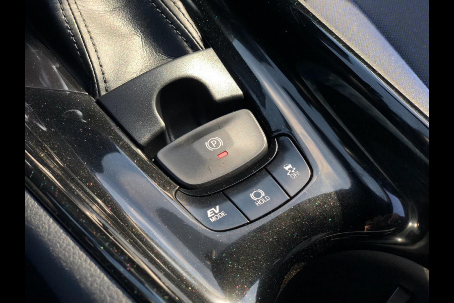 Toyota C-HR 1.8 Hybrid Bi-Tone Plus | Navi, Camera, Stoel+Stuurverw., Climate, Cruise, Trekhaak afn. | Parelmoer | NAP |