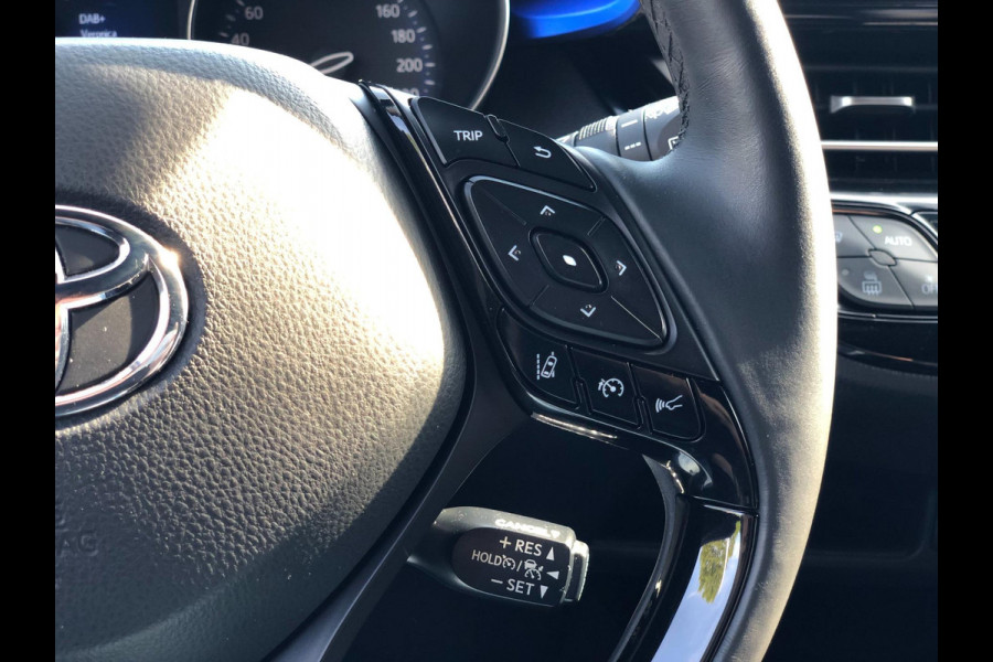 Toyota C-HR 1.8 Hybrid Bi-Tone Plus | Navi, Camera, Stoel+Stuurverw., Climate, Cruise, Trekhaak afn. | Parelmoer | NAP |