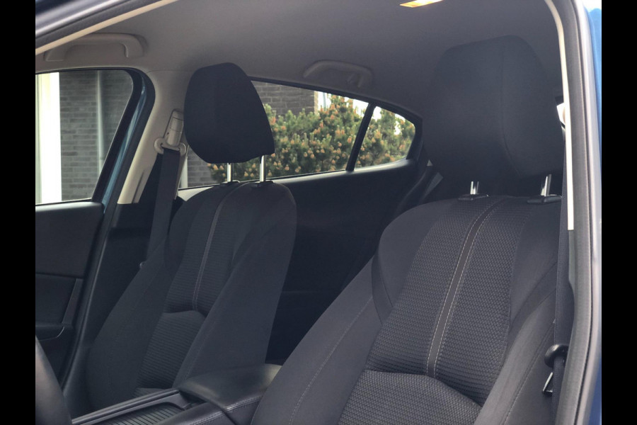 Mazda 3 2.0 SkyActiv-G 120 SkyLease GT | Head-Up, Navi, Camera, Stoel+Stuurverw., Climate | Dealeronderhouden | Eternal Blue |