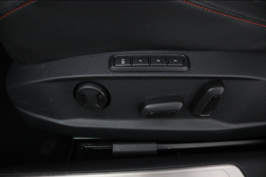 Volkswagen Golf 2.0TSI GTI Performance*245PK*PANO*LEER*ACC*LED*DCC