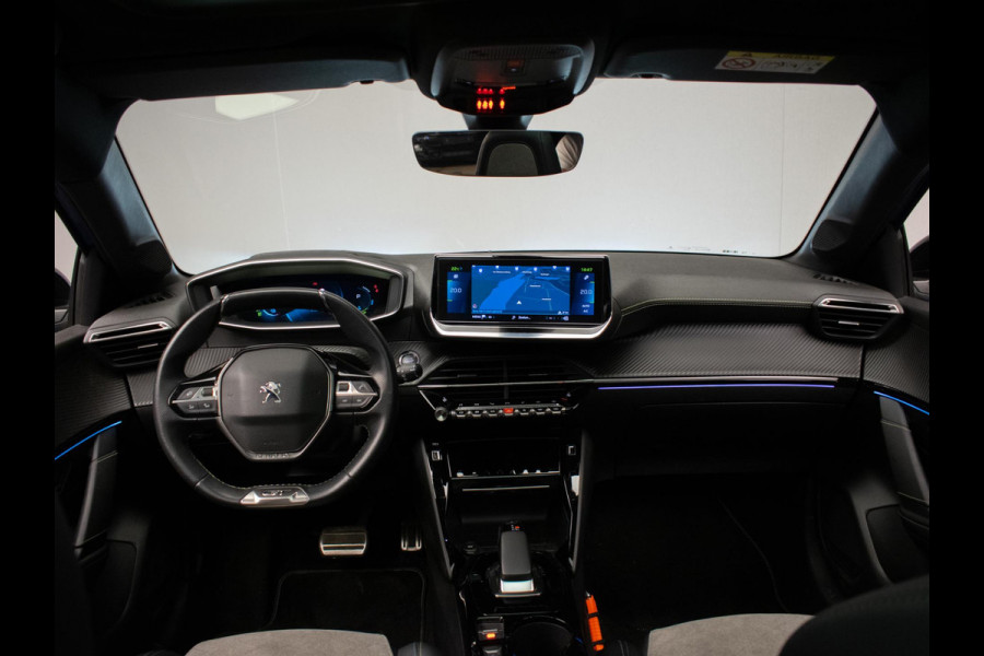 Peugeot e-208 EV GT 350 50 kWh Sport (APPLECARPLAY,NAVI,STOELVERWARMING,CRUISE,GETINT,CARBON,SPORTSTOELEN,CAMERA,SFEERVERLICHTING)