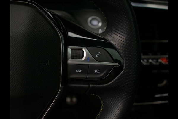 Peugeot e-208 EV GT 350 50 kWh Sport (APPLECARPLAY,NAVI,STOELVERWARMING,CRUISE,GETINT,CARBON,SPORTSTOELEN,CAMERA,SFEERVERLICHTING)