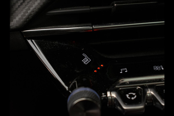 Peugeot e-208 EV GT 350 50 kWh Sport (APPLECARPLAY,NAVI,STOELVERWARMING,CRUISE,GETINT,CARBON,SPORTSTOELEN,CAMERA,SFEERVERLICHTING)