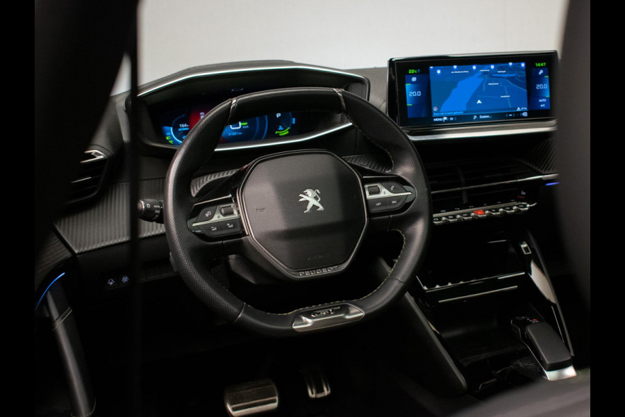 Peugeot e-208 EV GT 350 50 kWh Sport (APPLECARPLAY,NAVI,STOELVERWARMING,CRUISE,GETINT,CARBON,SPORTSTOELEN,CAMERA,SFEERVERLICHTING)