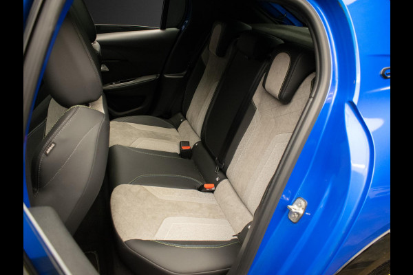 Peugeot e-208 EV GT 350 50 kWh Sport (APPLECARPLAY,NAVI,STOELVERWARMING,CRUISE,GETINT,CARBON,SPORTSTOELEN,CAMERA,SFEERVERLICHTING)
