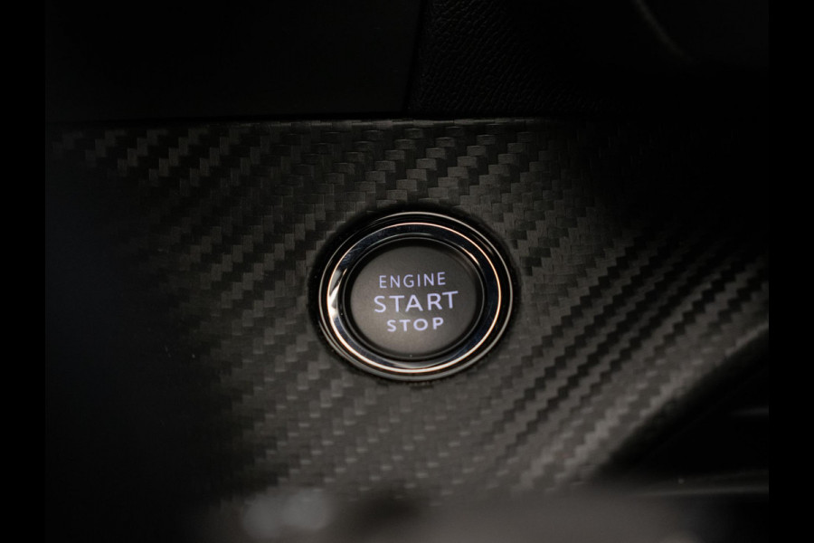 Peugeot e-208 EV GT 350 50 kWh Sport (APPLECARPLAY,NAVI,STOELVERWARMING,CRUISE,GETINT,CARBON,SPORTSTOELEN,CAMERA,SFEERVERLICHTING)