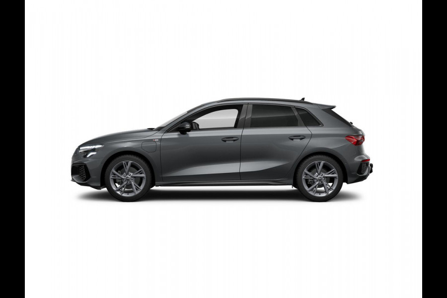 Audi A3 Sportback 40 TFSI e S edition 204 pk S-tronic | Verlengde garantie | Navigatie | Trekhaak (afneembaar) | Parkeersensoren (Park assist) | Adaptieve cruise control | Stoelverwarming | S-Line |