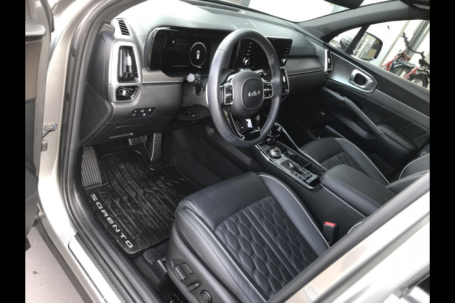 Kia Sorento 1.6 Plug-in Hybrid 4WD ExecutiveLine 7persoons Kia Sorento 1.6 T-GDI Plug-in Hybrid 4WD ComfortLine 5p.