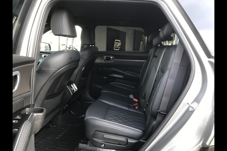Kia Sorento 1.6 Plug-in Hybrid 4WD ExecutiveLine 7persoons Kia Sorento 1.6 T-GDI Plug-in Hybrid 4WD ComfortLine 5p.