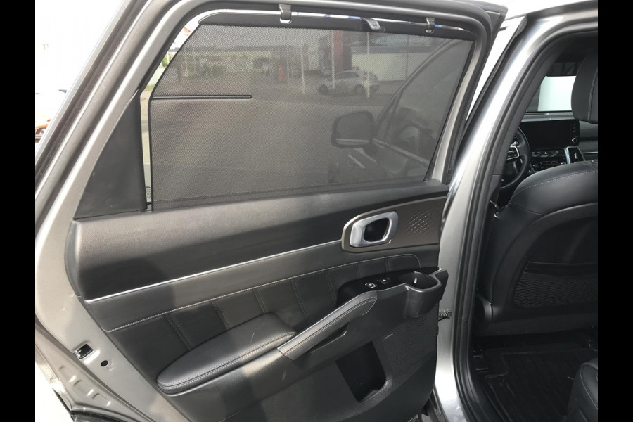 Kia Sorento 1.6 Plug-in Hybrid 4WD ExecutiveLine 7persoons Kia Sorento 1.6 T-GDI Plug-in Hybrid 4WD ComfortLine 5p.