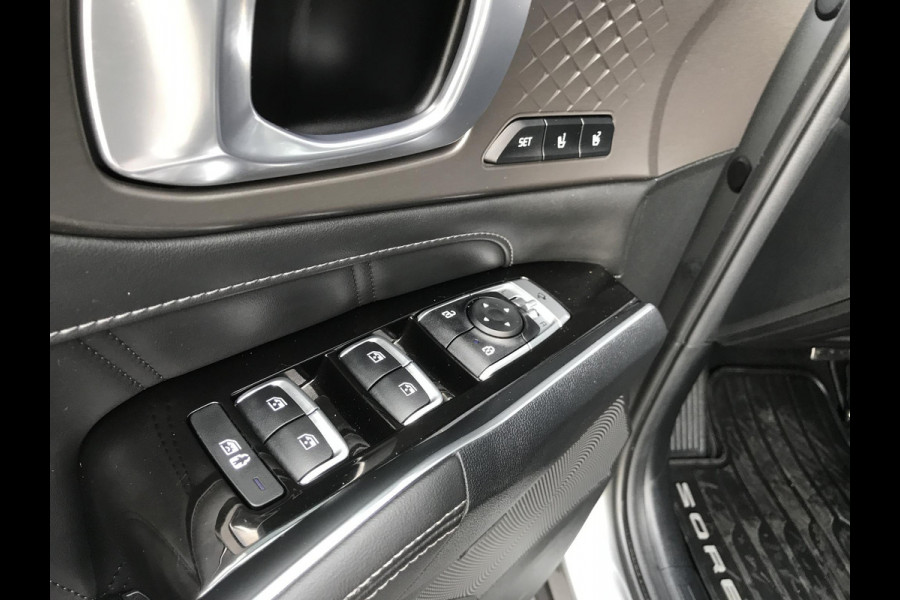 Kia Sorento 1.6 Plug-in Hybrid 4WD ExecutiveLine 7persoons Kia Sorento 1.6 T-GDI Plug-in Hybrid 4WD ComfortLine 5p.